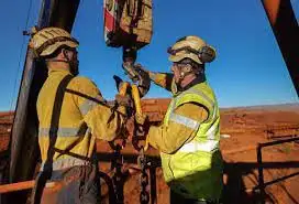Rigging crew on site